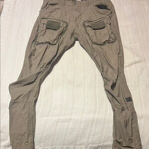 G-Star Tan Cargo Pants with Relaxed Fit and Lightweight Fabric